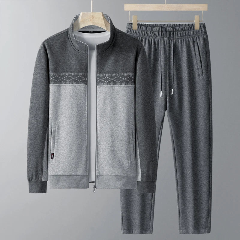 Men's tracksuit with drawstring and pockets