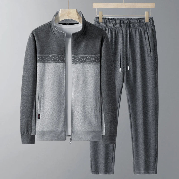 Men's tracksuit with drawstring and pockets