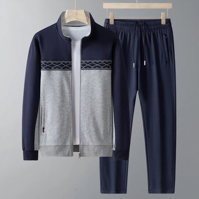 Men's tracksuit with drawstring and pockets