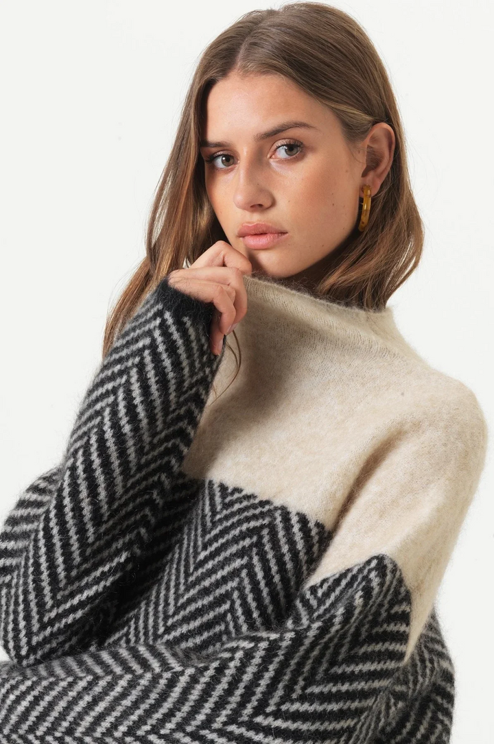 Maeve - Cozy Turtleneck Sweater