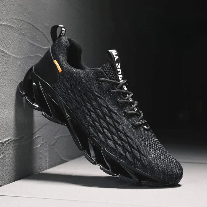 Men’s running sneakers with lace-up closure