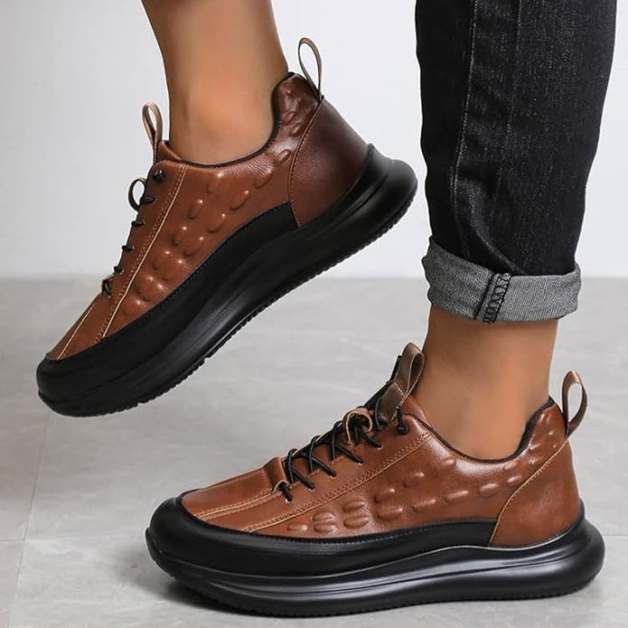 Men’s sneakers with crocodile embossing and laces