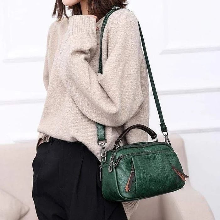 Finbjørg | Small and versatile bag in a golden cognac shade