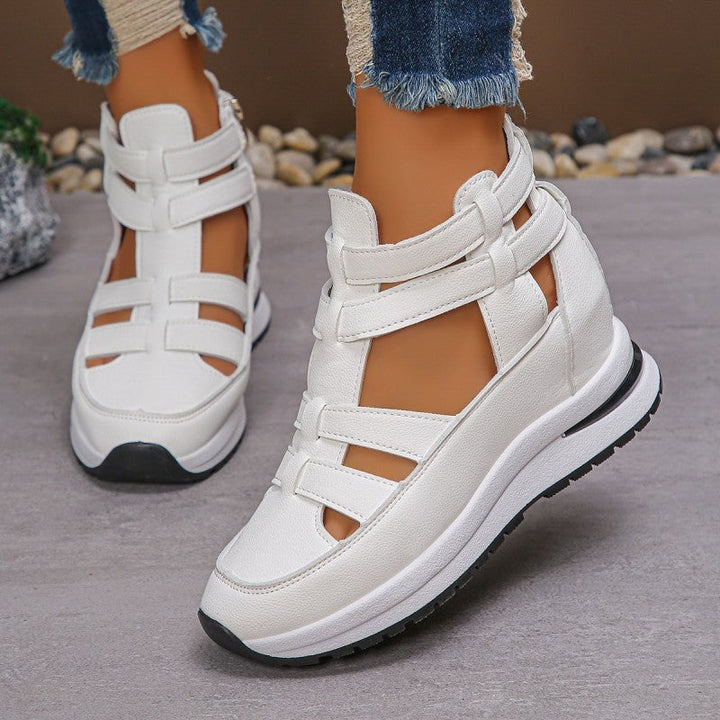 Light wedge sandals with side zip for ultimate comfort