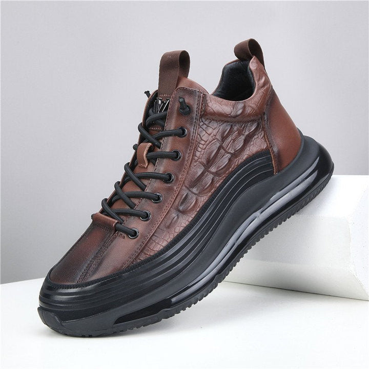 Men’s sneakers with crocodile embossing and laces