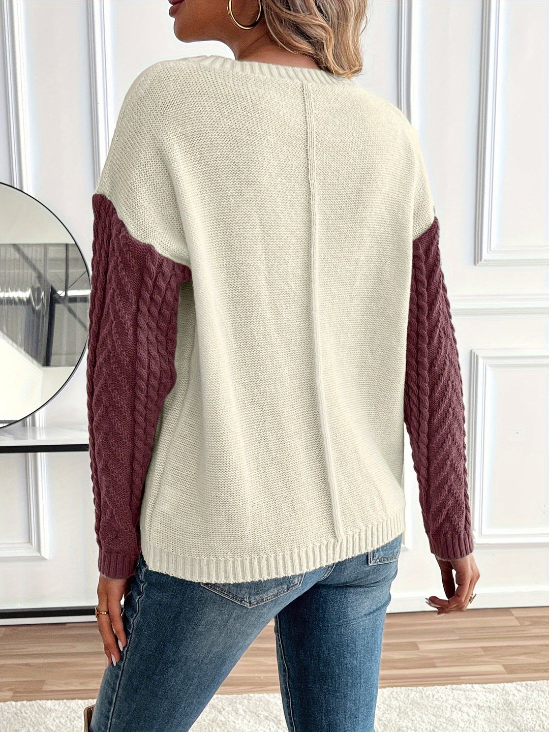 Delia | Women's crew-neck pullover with pocket