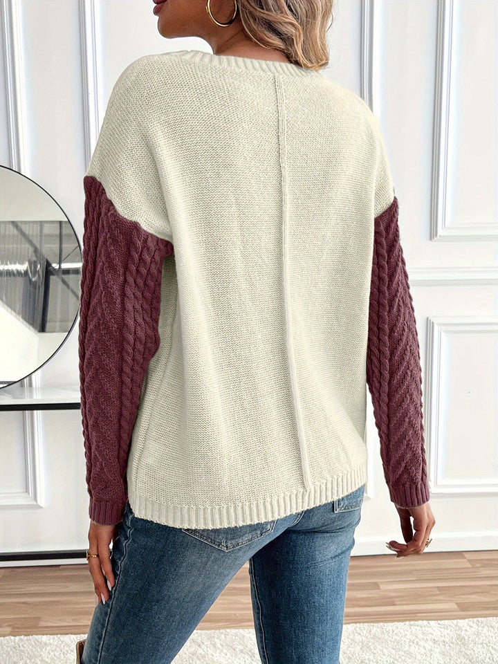 Delia | Women's crew-neck pullover with pocket