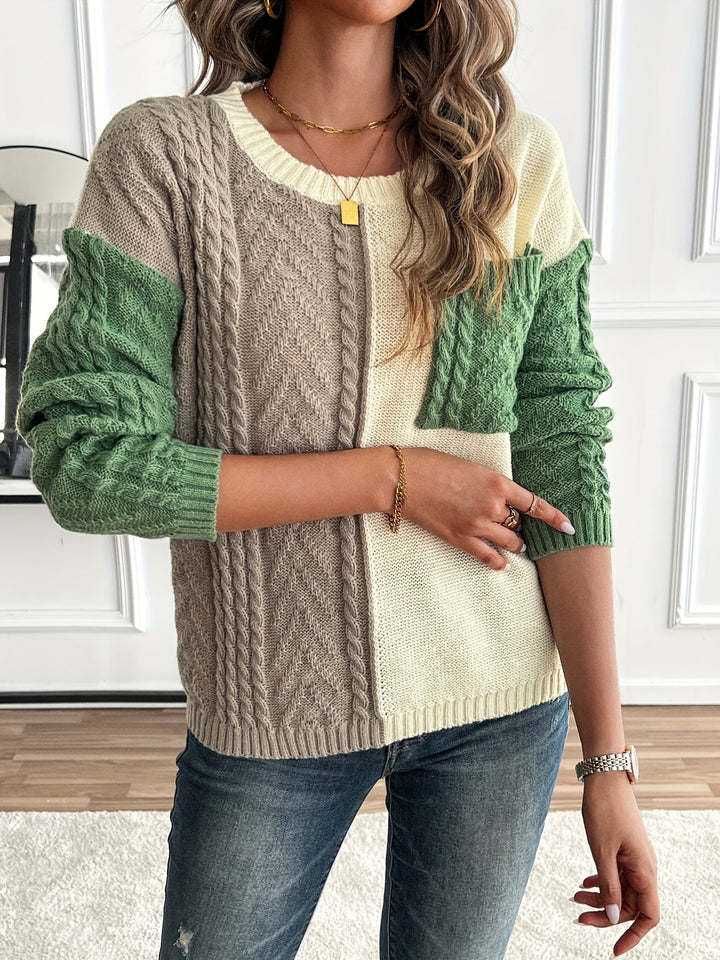 Delia | Women's crew-neck pullover with pocket