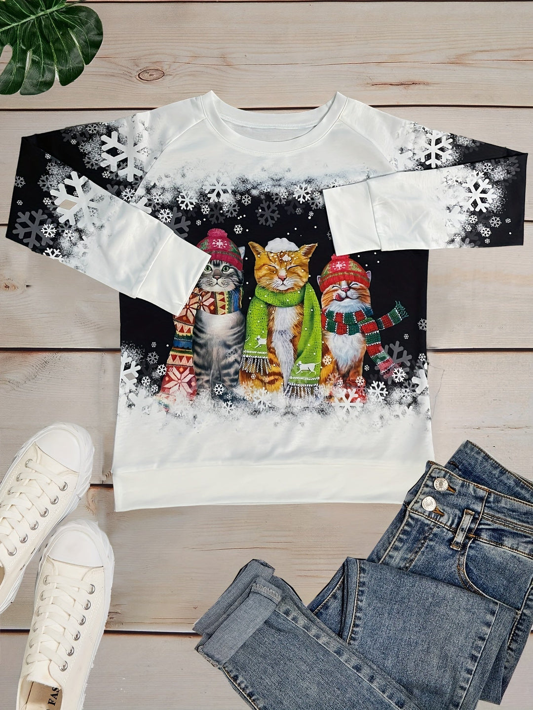 Nele - Warm Winter Top With Snow Cat Print
