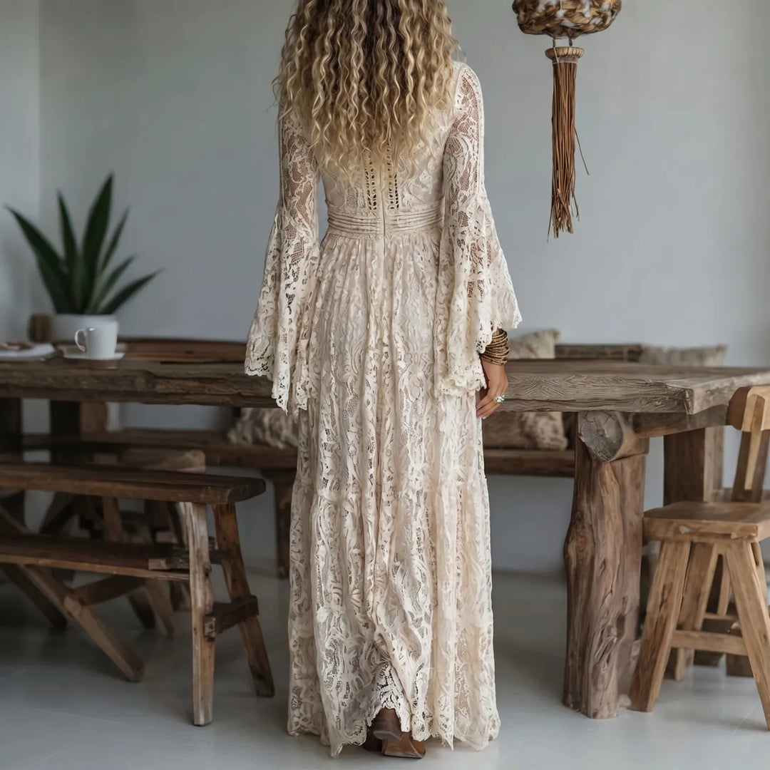 Noelene | Damen Maxikleid mit langen Ärmeln und Spitze im V-Ausschnitt