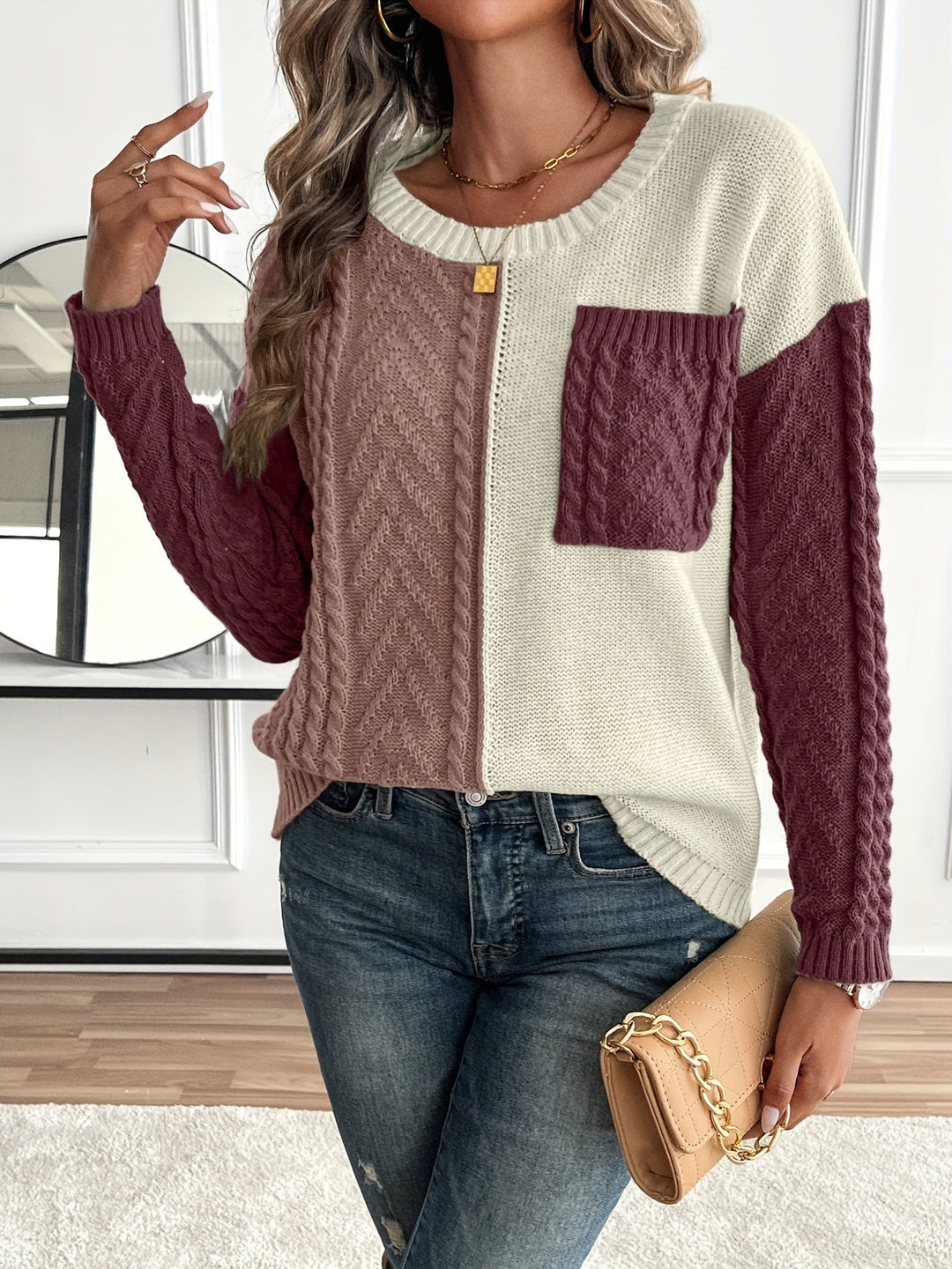 Delia | Women's crew-neck pullover with pocket