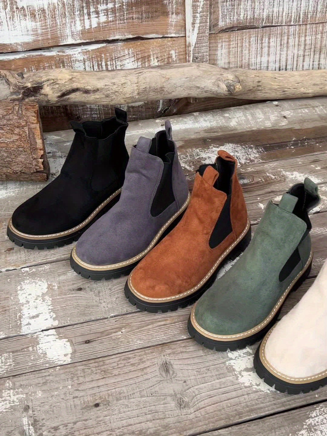 Mehetabel | Women's Chelsea ankle boots with lug soles
