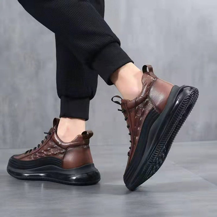 Men’s sneakers with crocodile embossing and laces