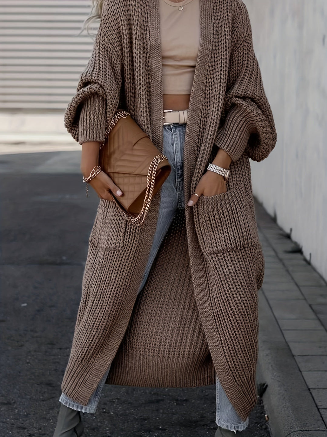 Women’s maxi cardigan with long sleeves and pockets