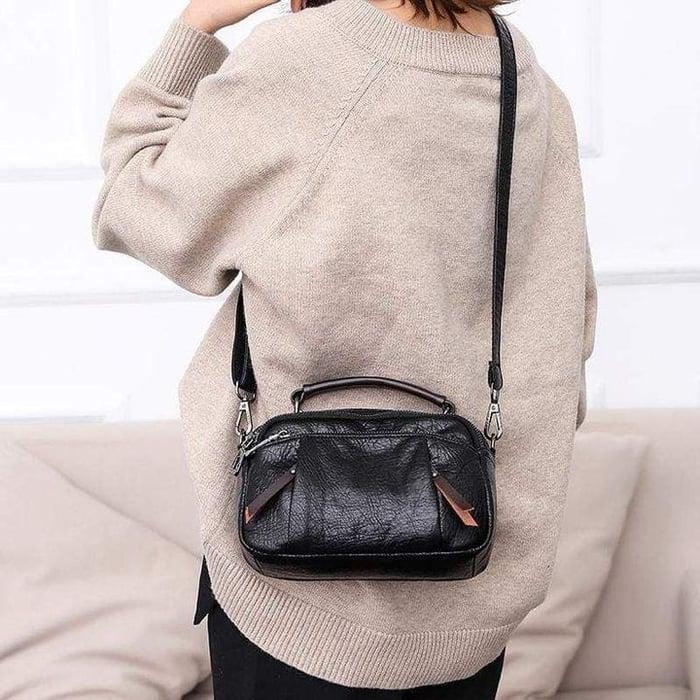 Finbjørg | Small and versatile bag in a golden cognac shade