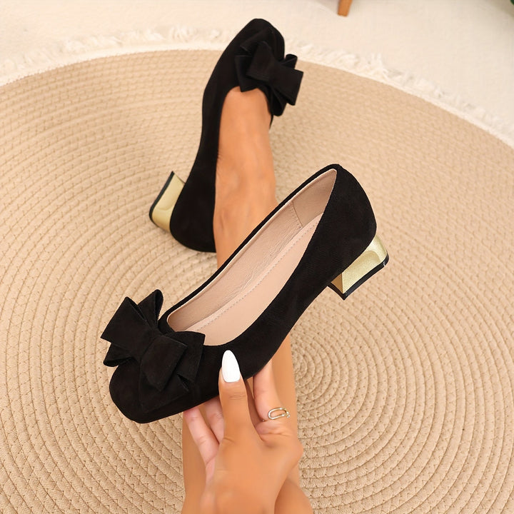 Chic women's bow shoes with stylish chunky heels