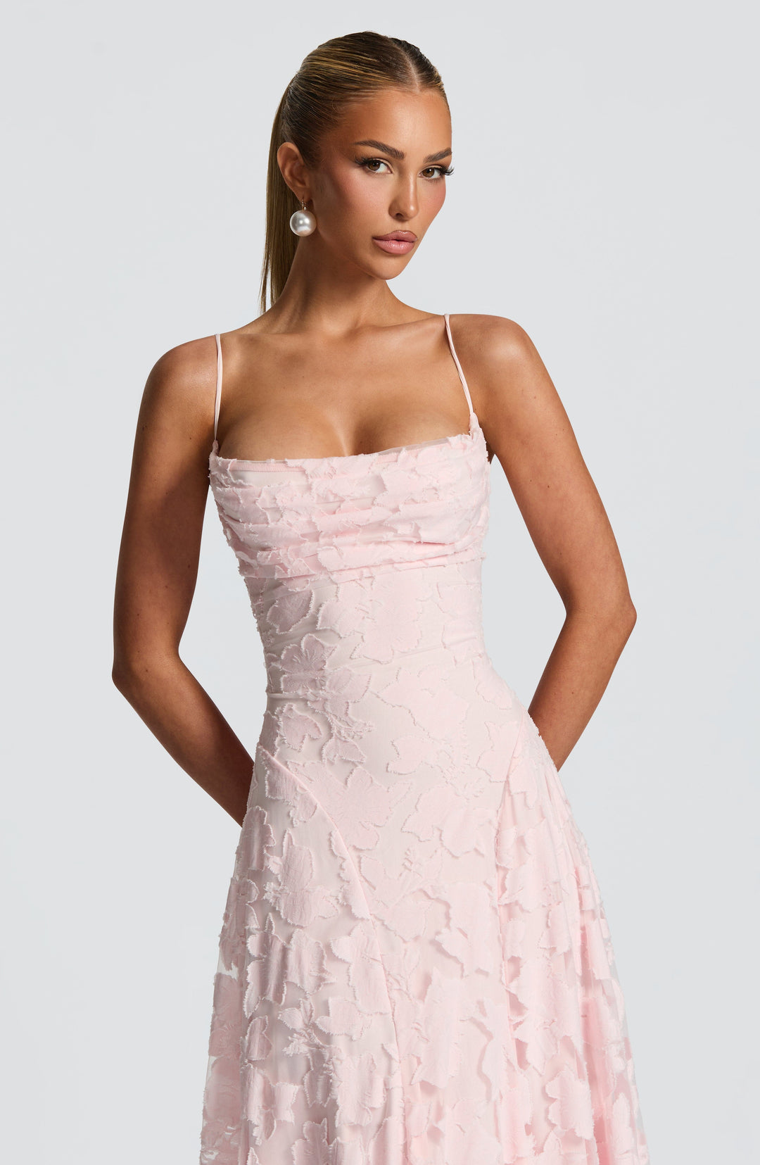 Lucina | Elegant maxi dress with timeless sophistication