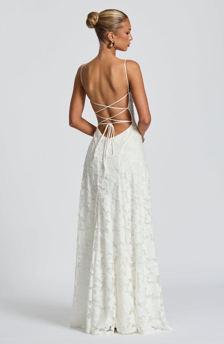 Lucina | Elegant maxi dress with timeless sophistication