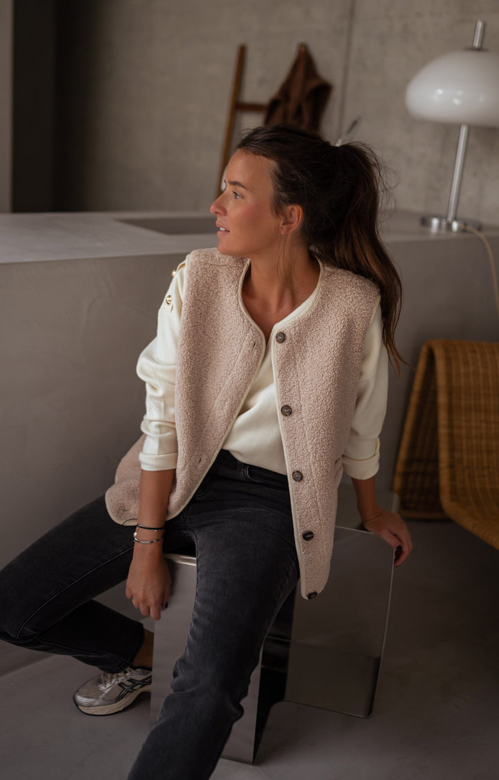 Nerina | Damen Rundhalsweste mit Taschen und Knöpfen