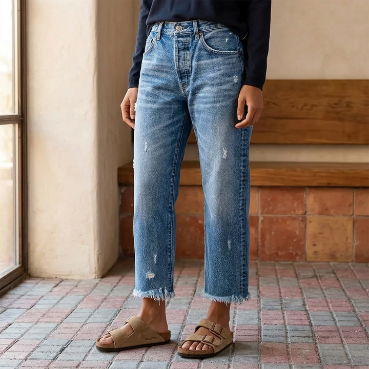 Vivara™ – Vintage-inspired, cropped straight-leg jeans with fringe