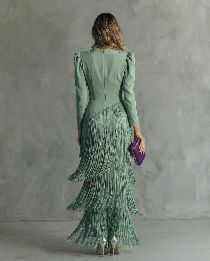 Clara | Chic dress with fringed sleeves