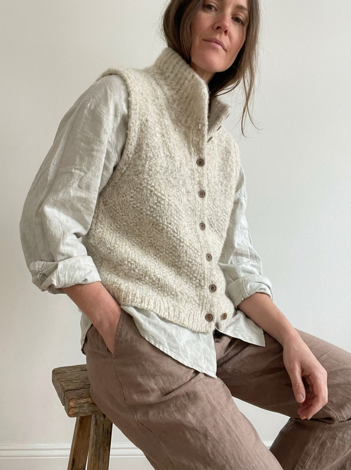 Ingrid™ - Elegant Sleeveless Cardigan