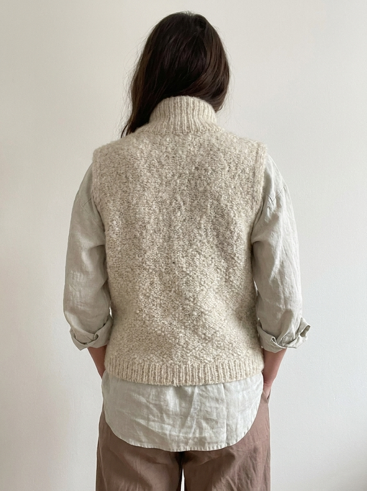 Ingrid™ - Elegant Sleeveless Cardigan