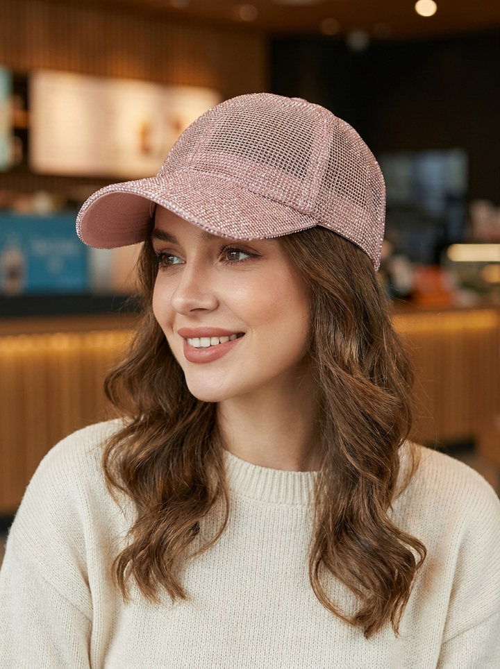 Women's baseball cap with mesh structure and sequins