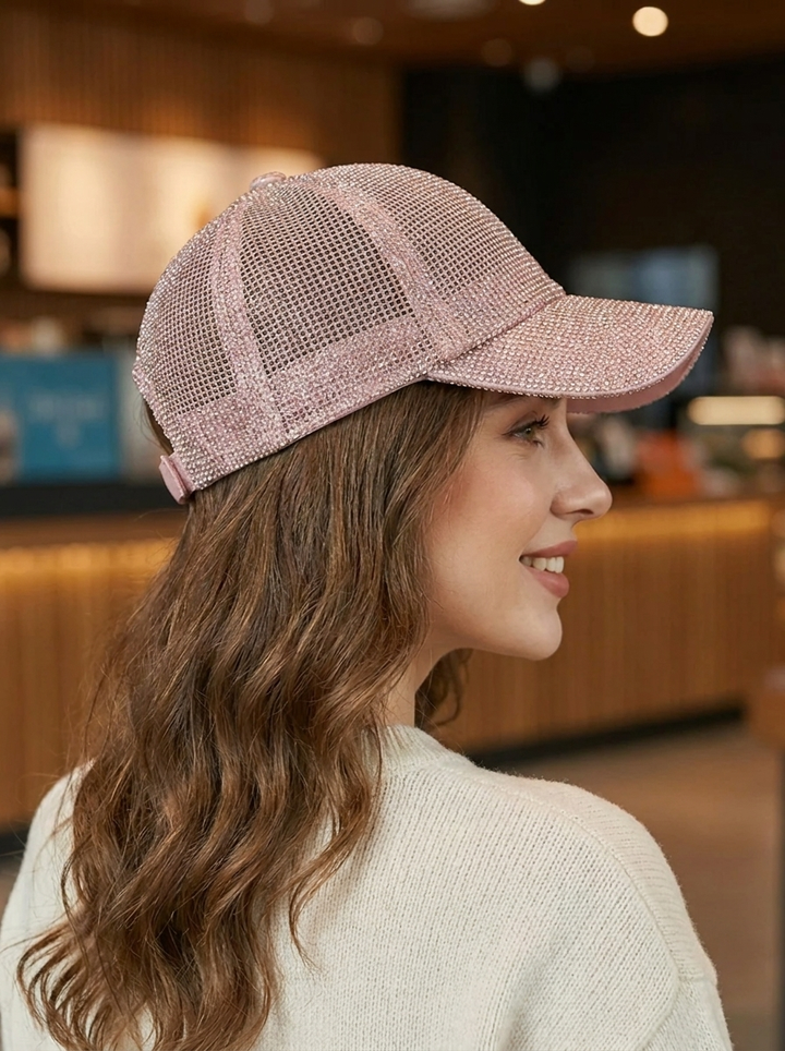 Women's baseball cap with mesh structure and sequins