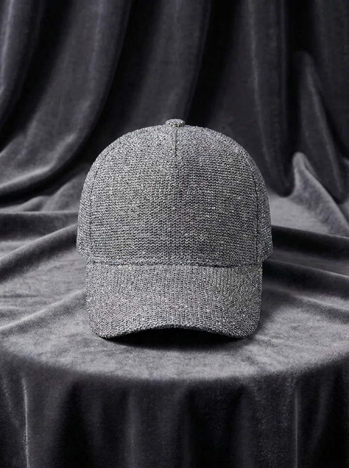 Women's baseball cap with mesh structure and sequins