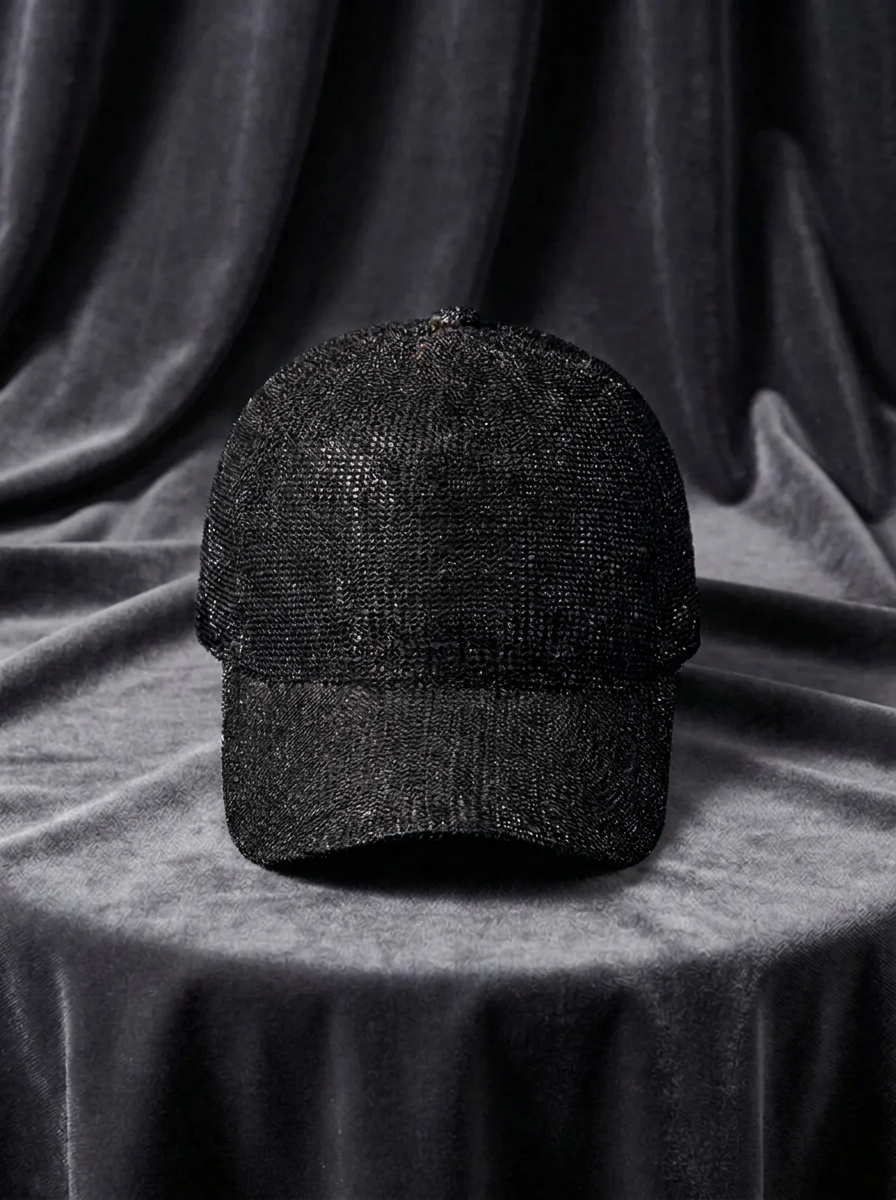 Women's baseball cap with mesh structure and sequins