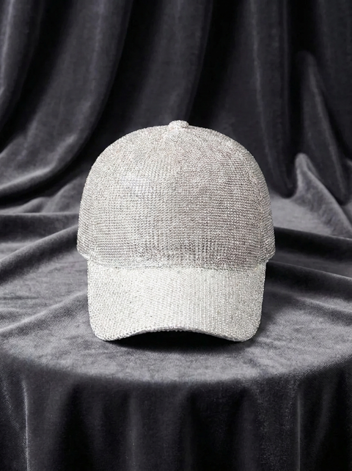 Women's baseball cap with mesh structure and sequins