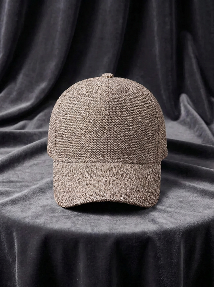 Women's baseball cap with mesh structure and sequins