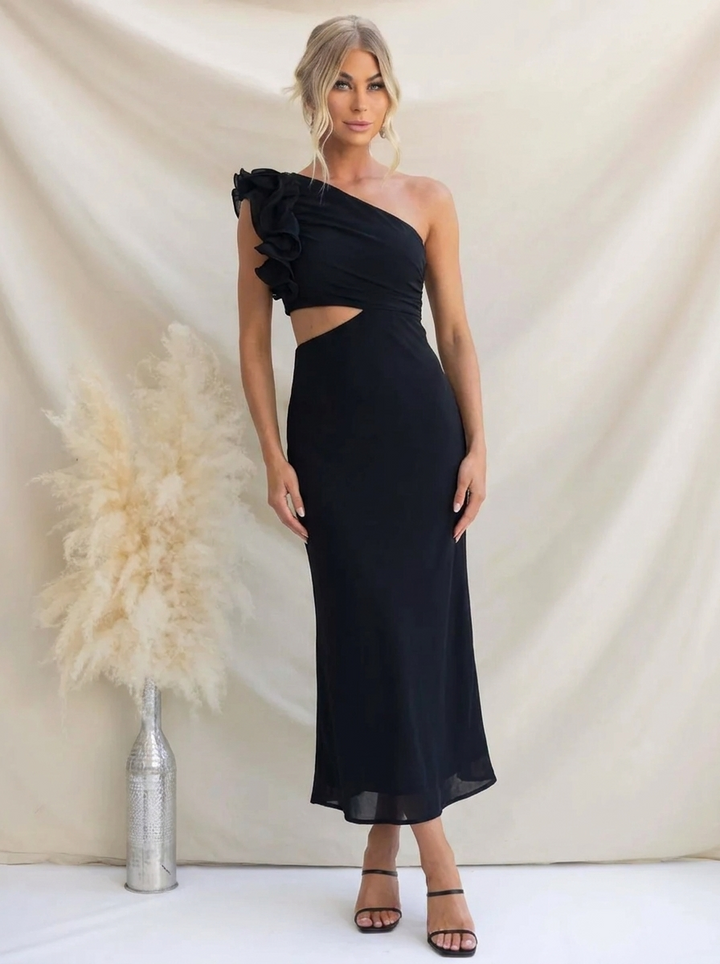 Women's maxi dress with one shoulder strap and ruffle