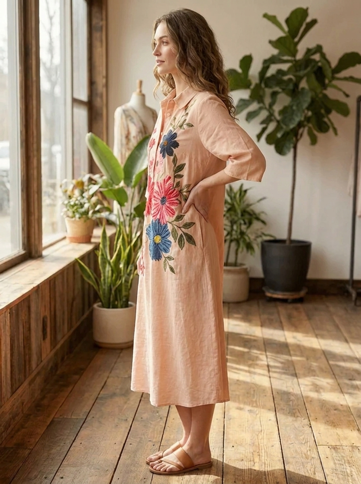 Sofia - Vintage dress made of botanical lace with pockets