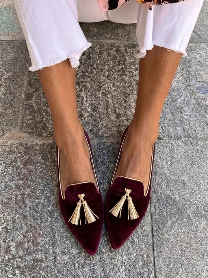 LOAFER WITH ELEGANT TASSeLS