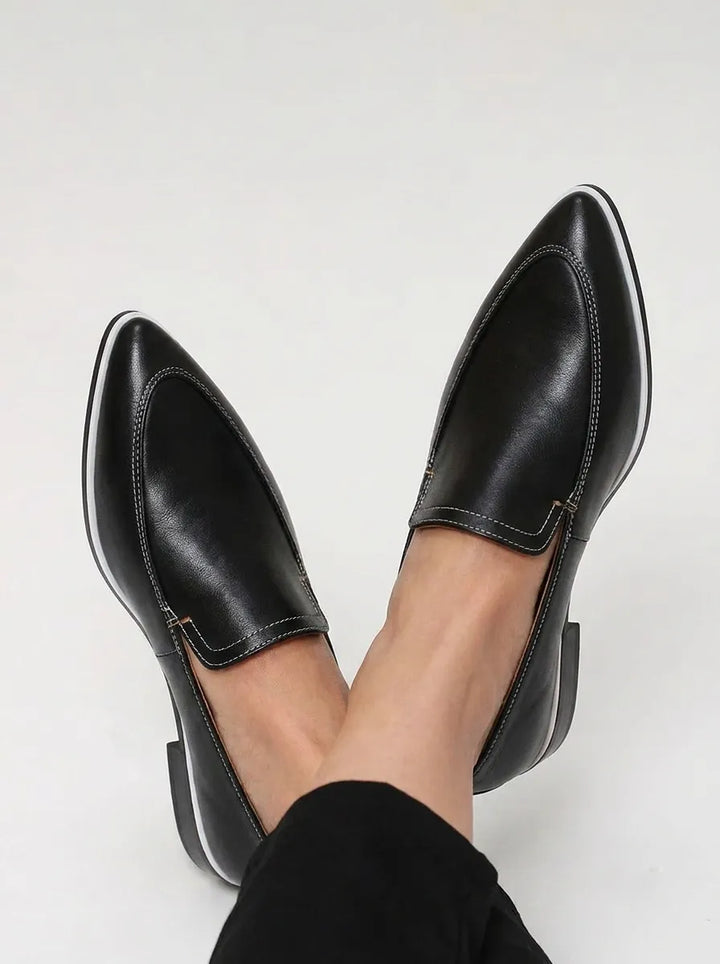 ELEGANT MINIMALIST LOAFERS