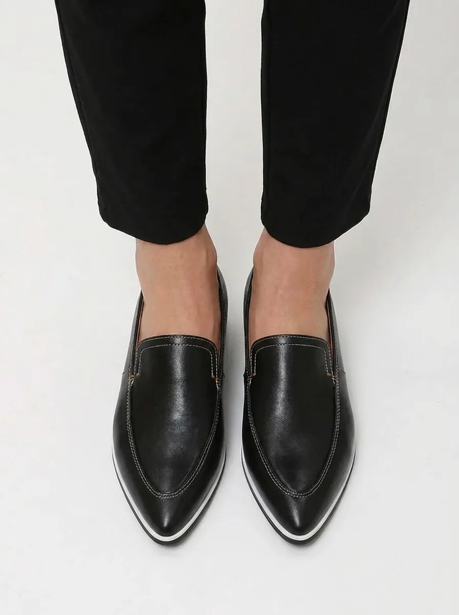 ELEGANT MINIMALIST LOAFERS