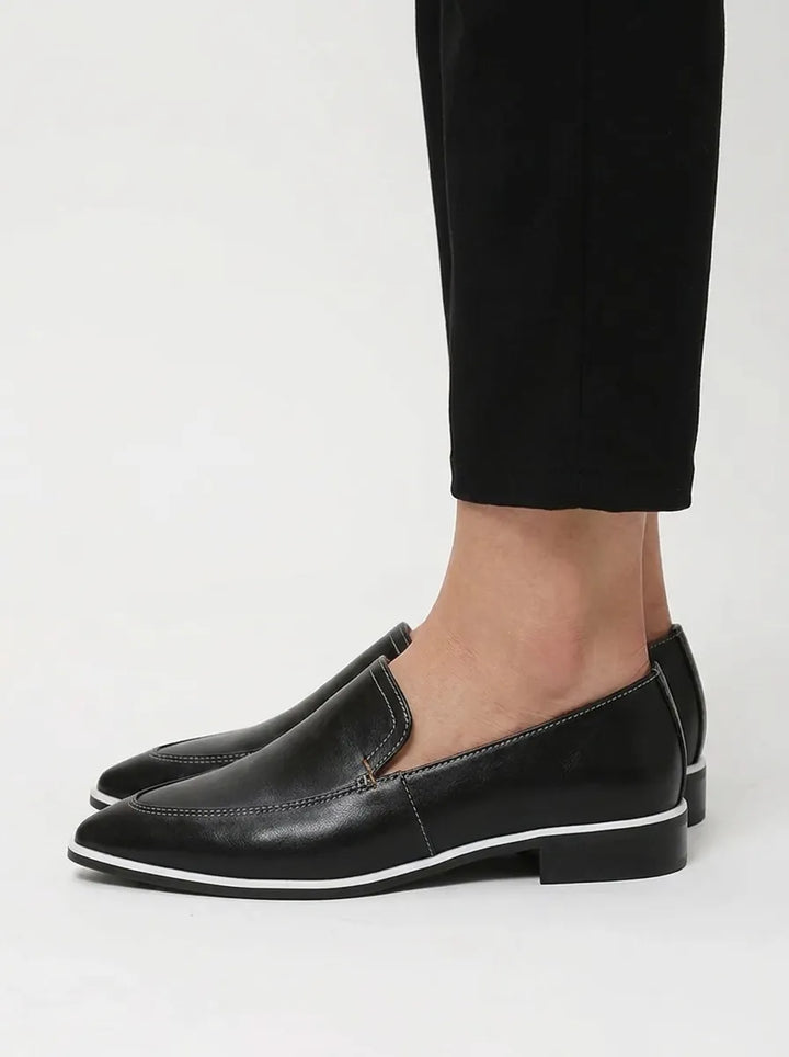 ELEGANT MINIMALIST LOAFERS