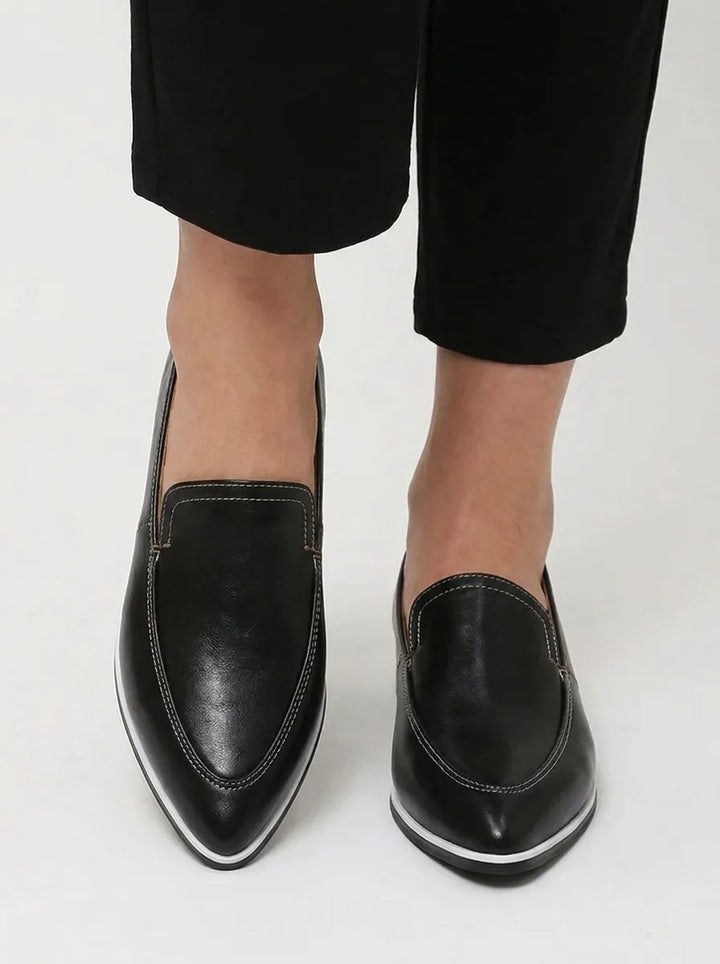 ELEGANT MINIMALIST LOAFERS