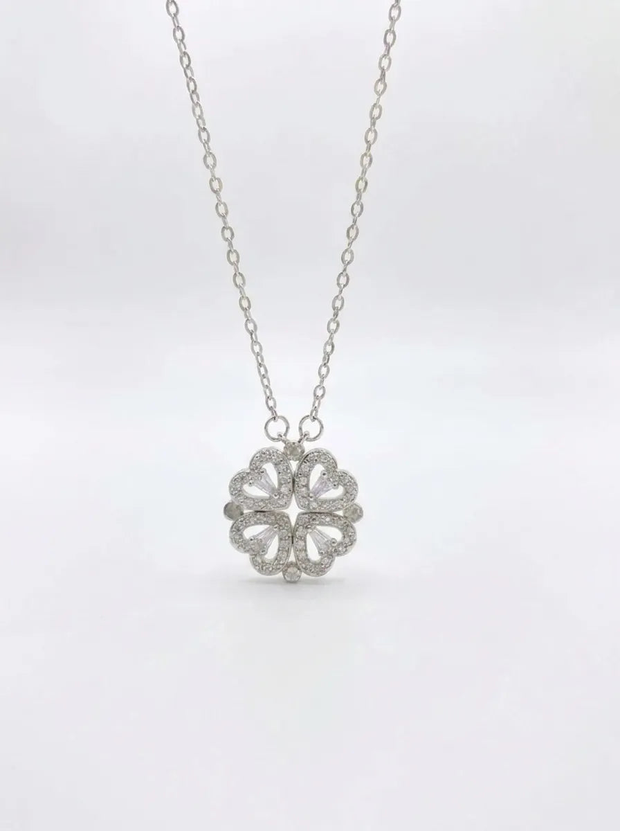 Clara - Timeless Clover Necklace