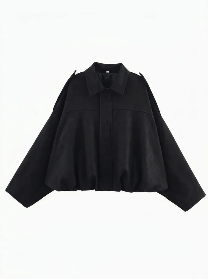 Women's oversized jacket with practical pockets