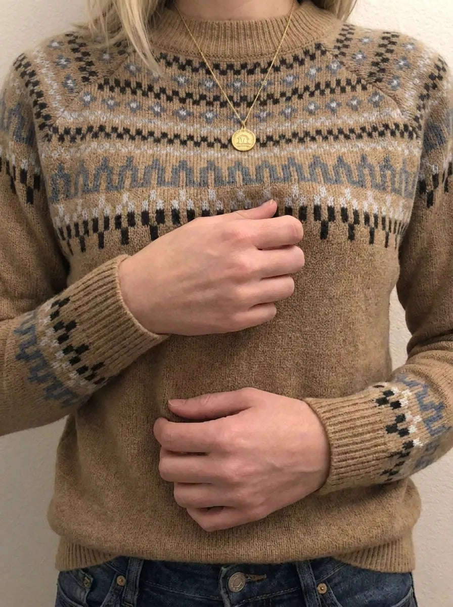 Mie | Retro Chic Sweater