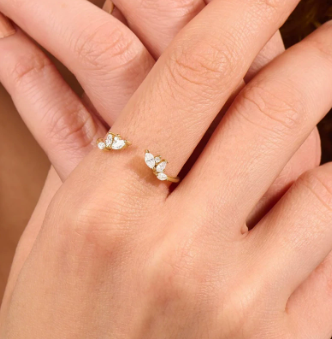 Noelia - Golden Crystal Glass Ring