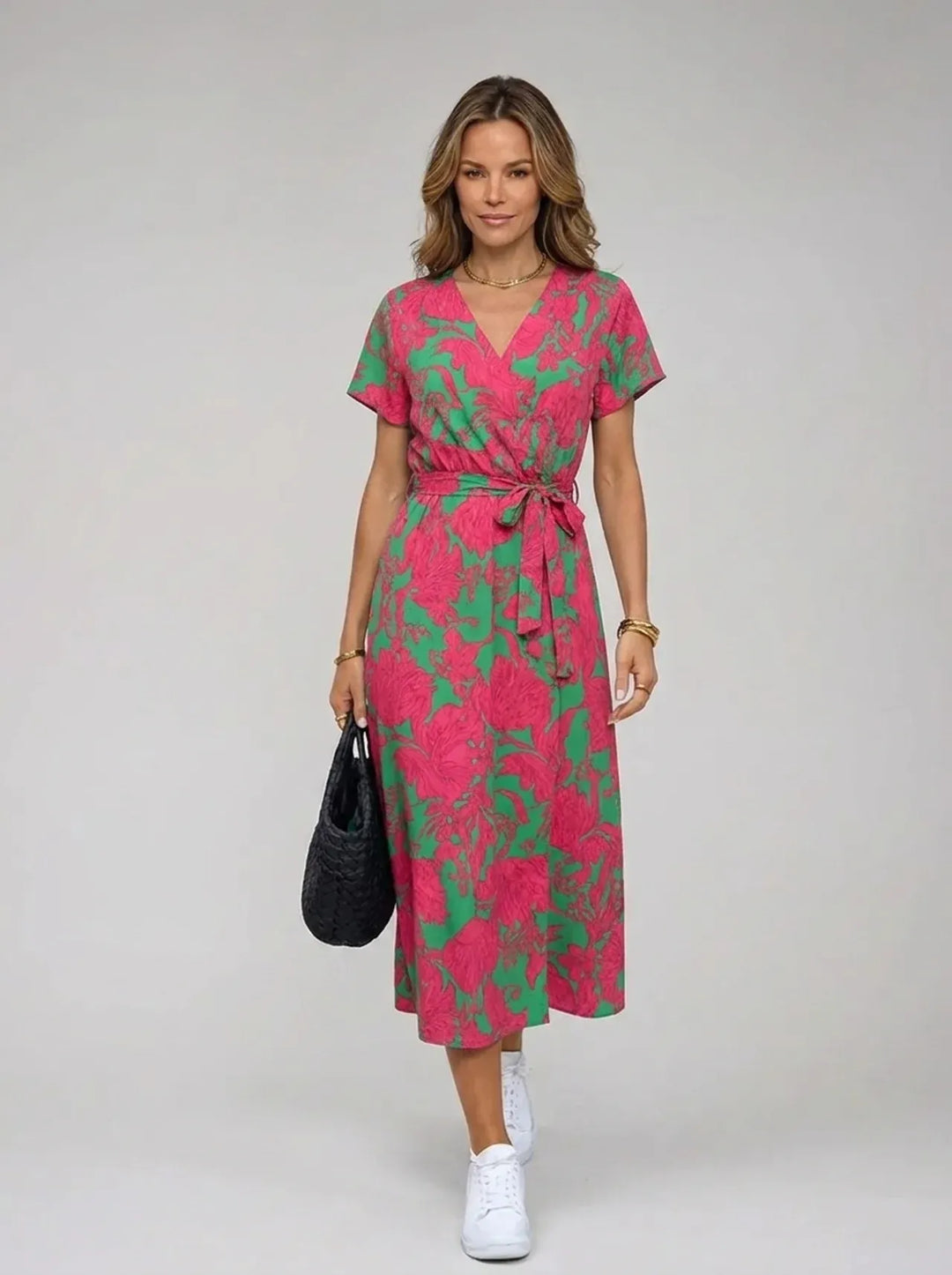 Suzanne – Elegant V-Neck Dress