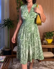 Damen Ärmelloses Blumenv-Ausschnitt Kleid in Knielänge