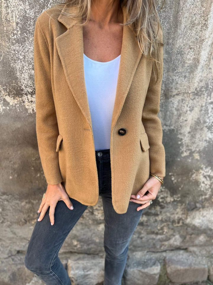 Lina - Classic Blazer with Effortless Elegance