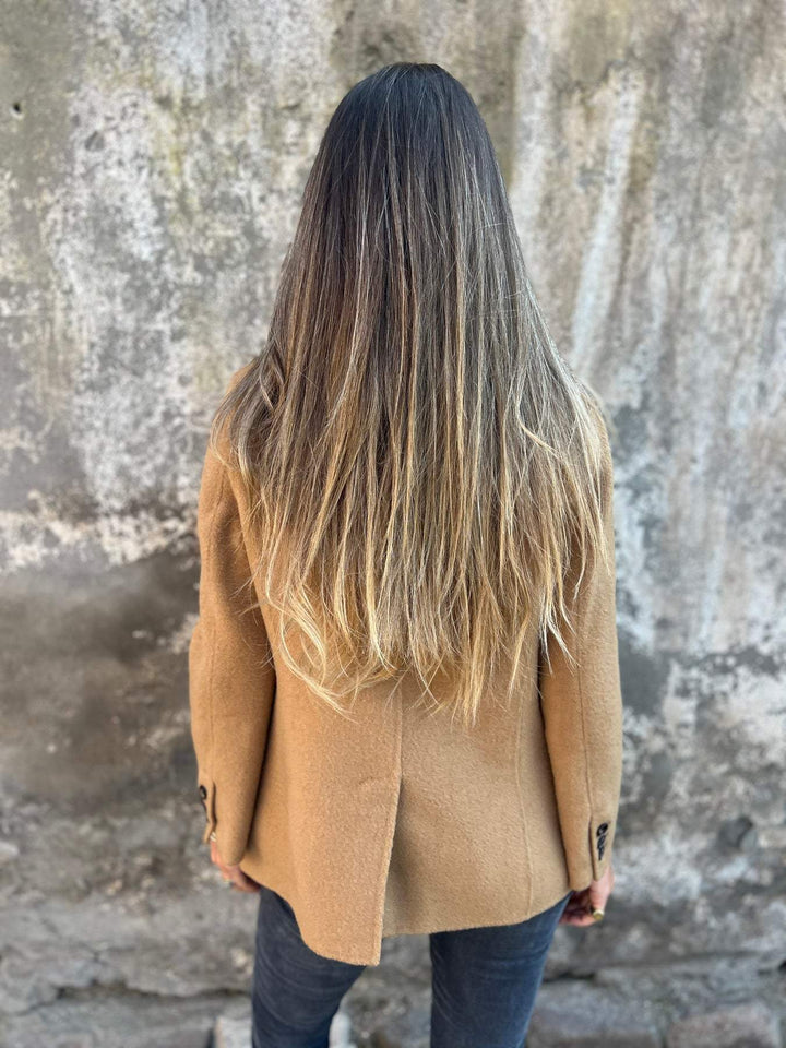 Lina - Classic Blazer with Effortless Elegance