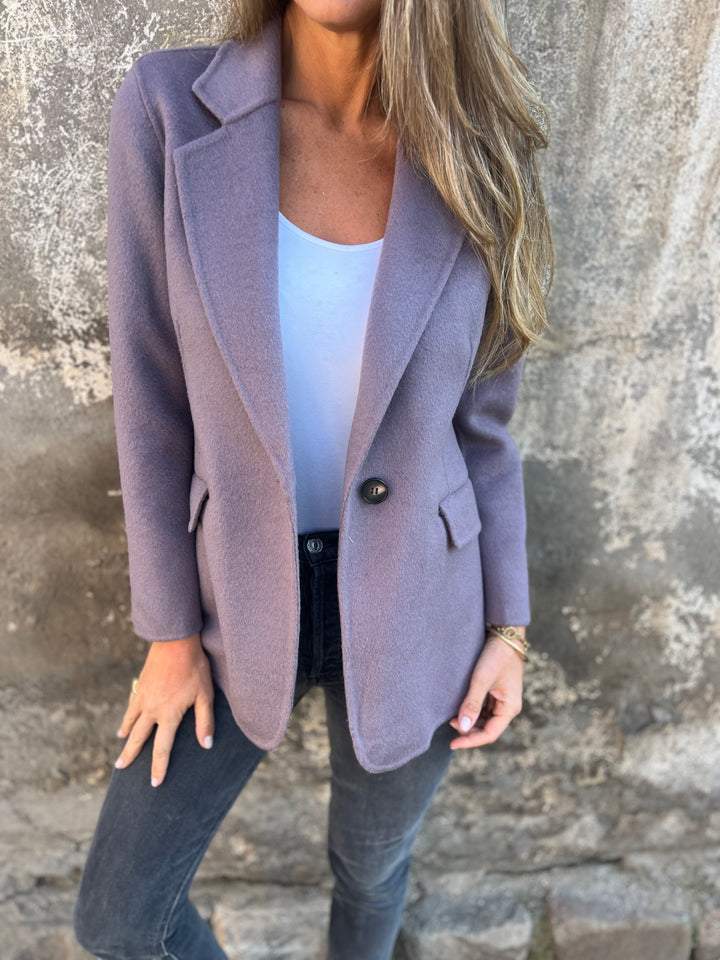 Lina - Classic Blazer with Effortless Elegance
