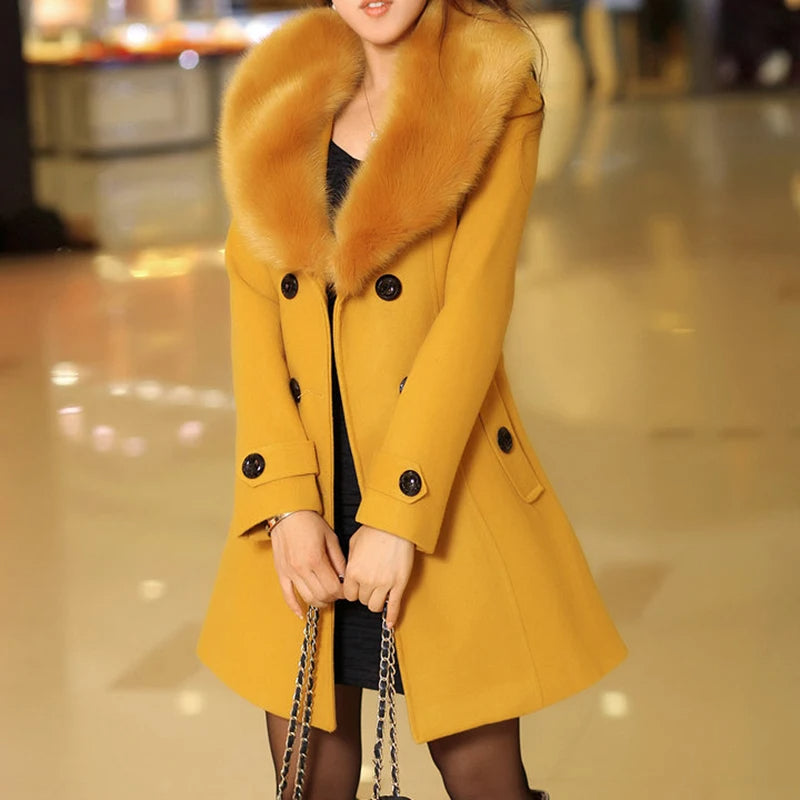 Women's winter coat with buttons and pockets